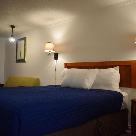 Knights Inn Farmington Hills Exteriér fotografie