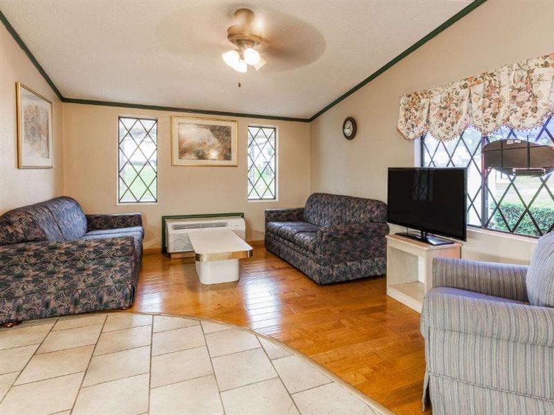 Knights Inn Farmington Hills Exteriér fotografie