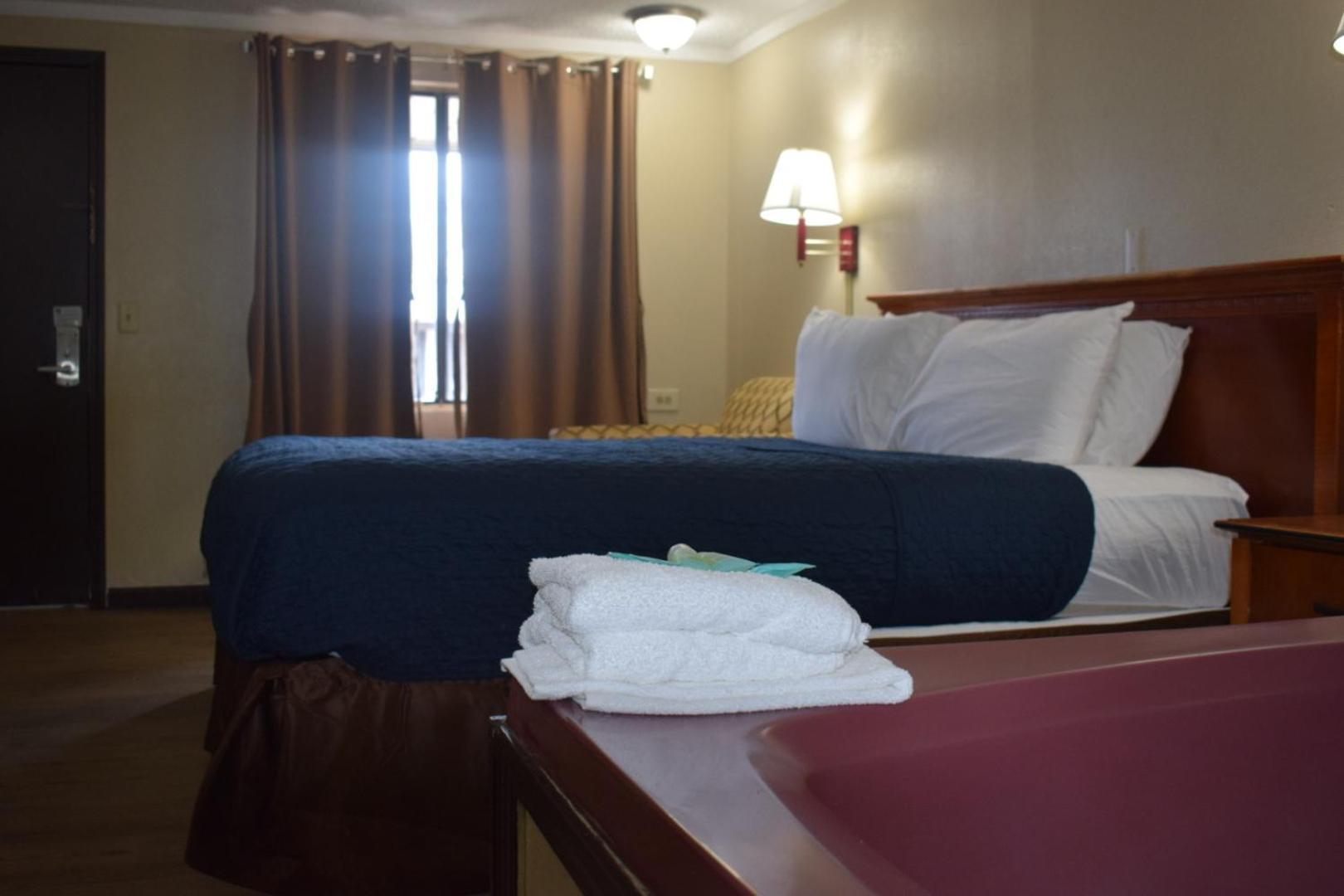 Knights Inn Farmington Hills Exteriér fotografie